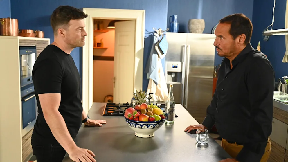 „Alles was zählt“ heute auf RTL+: Bastian macht Hanna ein Angebot | Unterhaltung