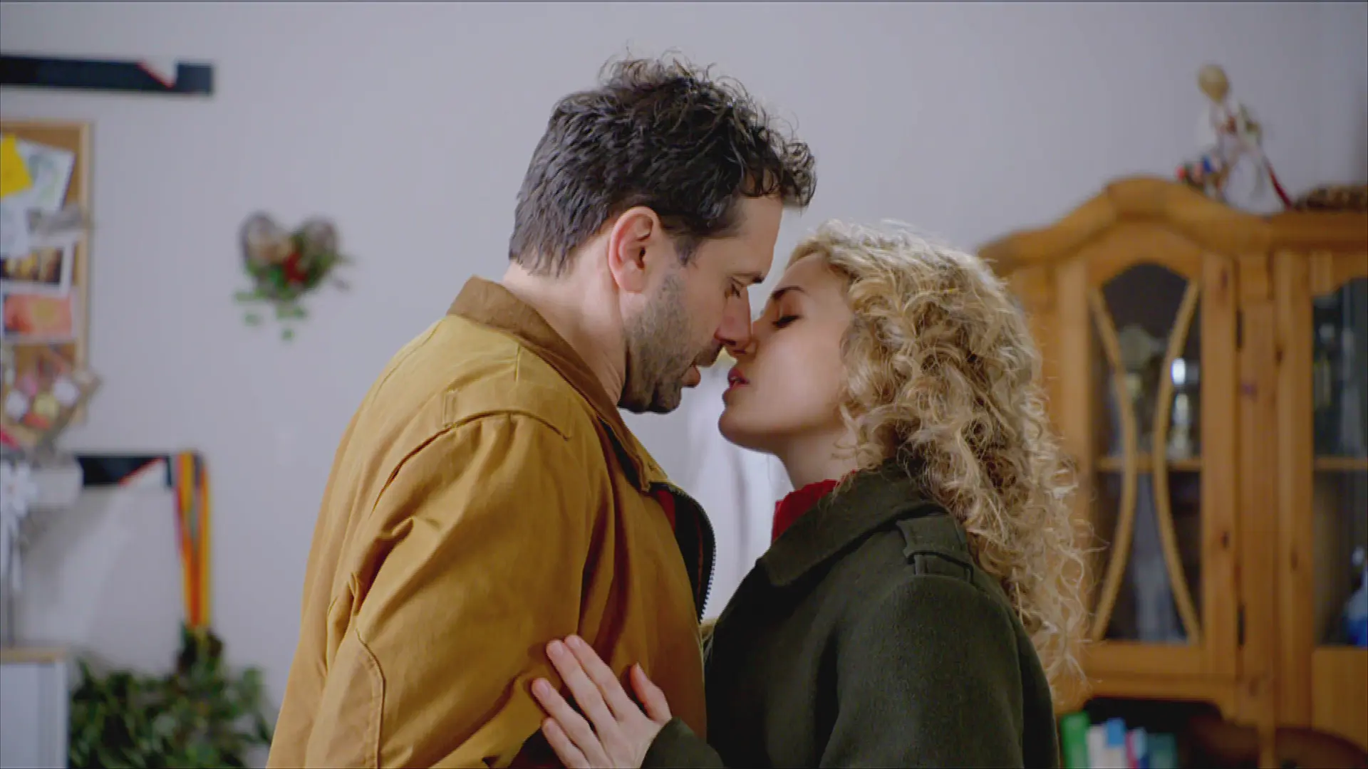 Die Landarztpraxis Ein Satz entfacht das Chaos: Während der Schneesturm tobt, wirbelt ein altes Geheimnis die Landarztpraxis durcheinander