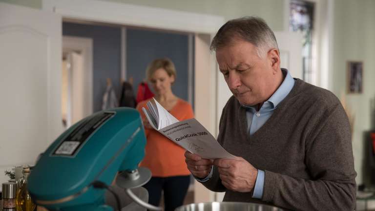 In aller Freundschaft-Fans bangen um Roland: Wieder blind?