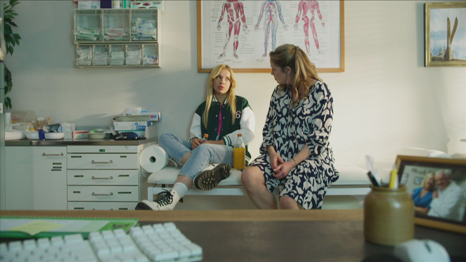 Leo noch mit Flame zusammen? - Basti sauer? | Die Landarztpraxis