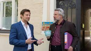 In der idyllischen Stadt Rosenheim, wo die bayerische Gemütlichkeit auf spannende Kriminalfälle trifft, spielt die Schauspielerin Karin Thaler eine zentrale Rolle in der beliebten Serie „Die Rosenheim-Cops“.