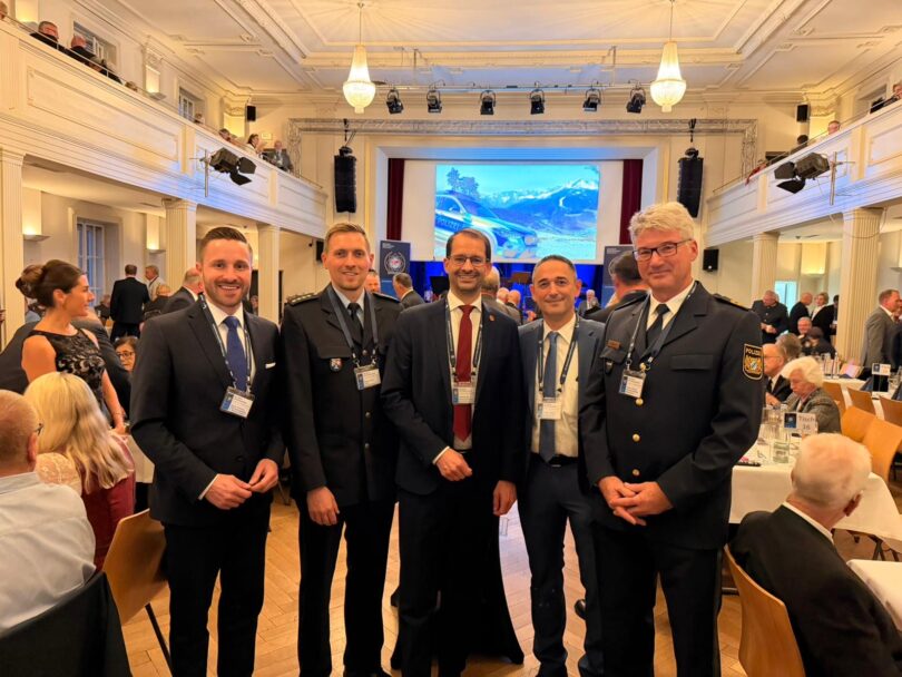 Die „Rosenheim-Cops“ sind nicht nur eine der beliebtesten Krimiserien im deutschen Fernsehen, sondern haben sich auch einen festen Platz in der Kulturszene erobert.