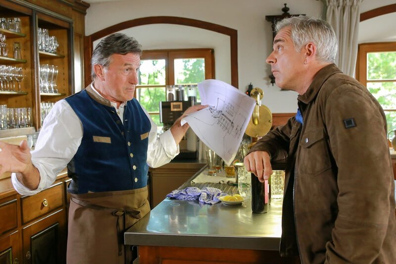 In der beschaulichen Stadt Rosenheim, wo die Berge die Kulisse bilden und die Menschen in harmonischem Einklang leben, braute sich ein Sturm zusammen.