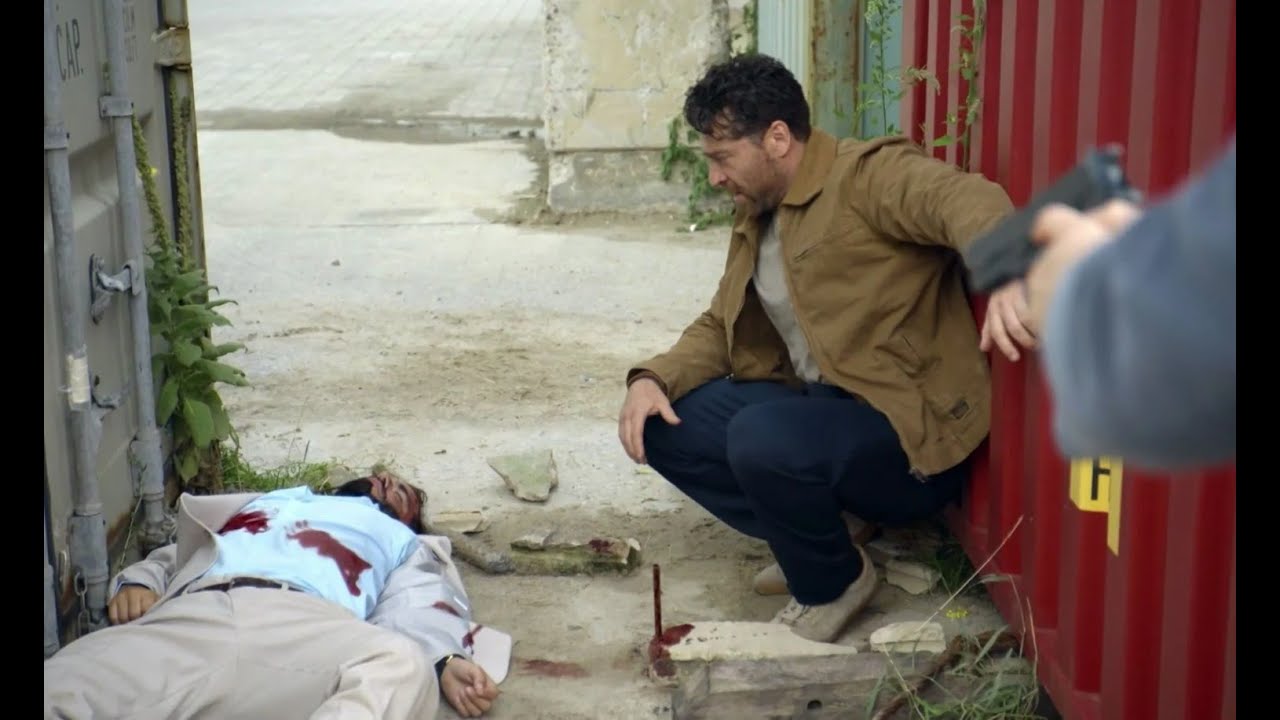 „GZSZ“: Carlos und Zoe müssen eine Leiche verschwinden lassen