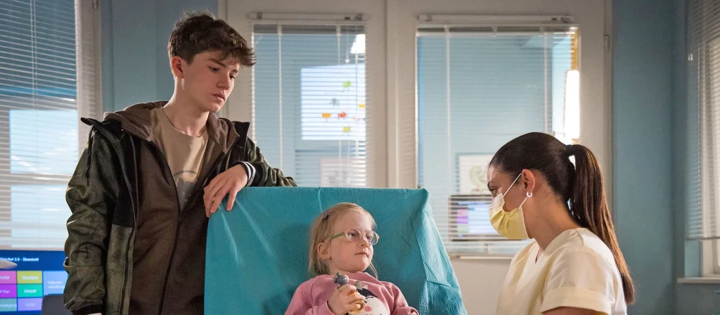 Verletzte Schuld oder stille Rettung? „In aller Freundschaft“ schockt mit Familiendrama und ärztlicher Gewissensentscheidung – wer trägt die wahre Verantwortung?