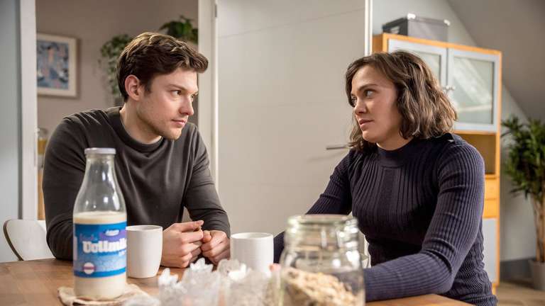 „In aller Freundschaft – Die jungen Ärzte“: Rebecca kommt für emotionalen Abschied zurück