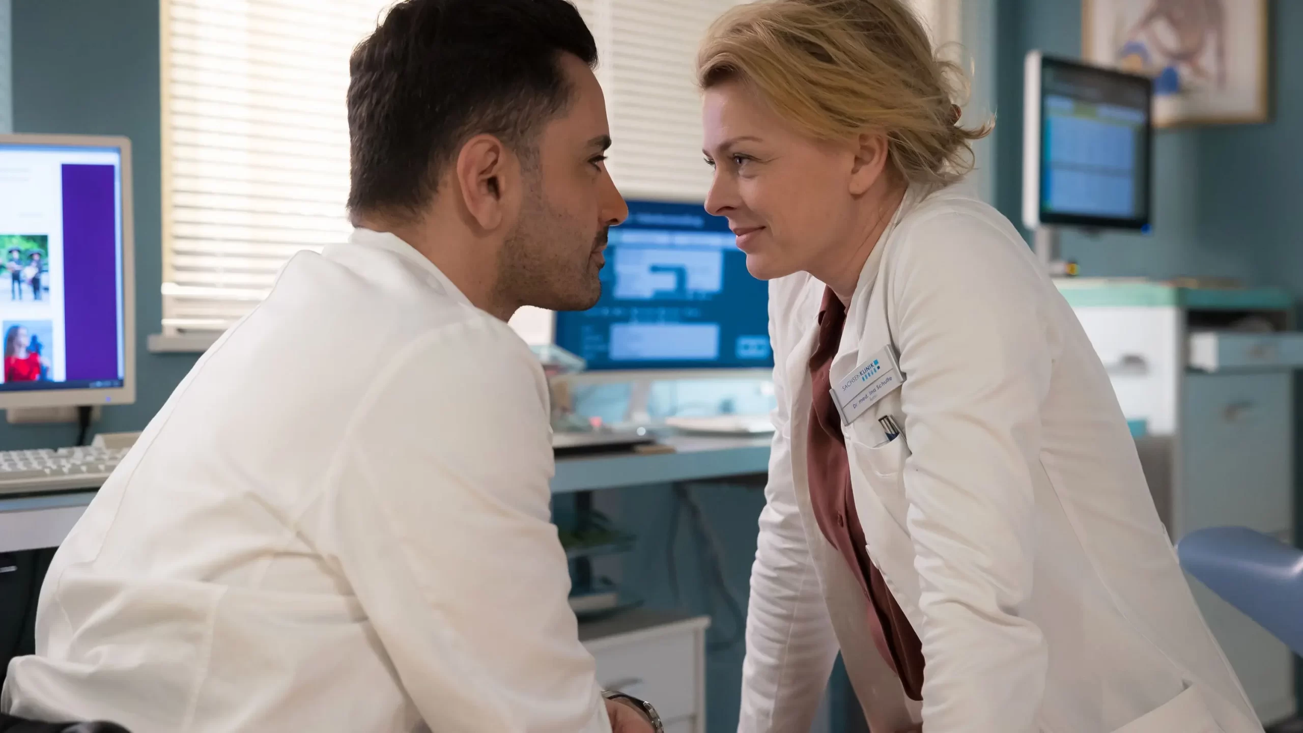 „In aller Freundschaft“: Unerwarteter Todesversuch und politische Intrigen – Was passiert in Folge 1064?