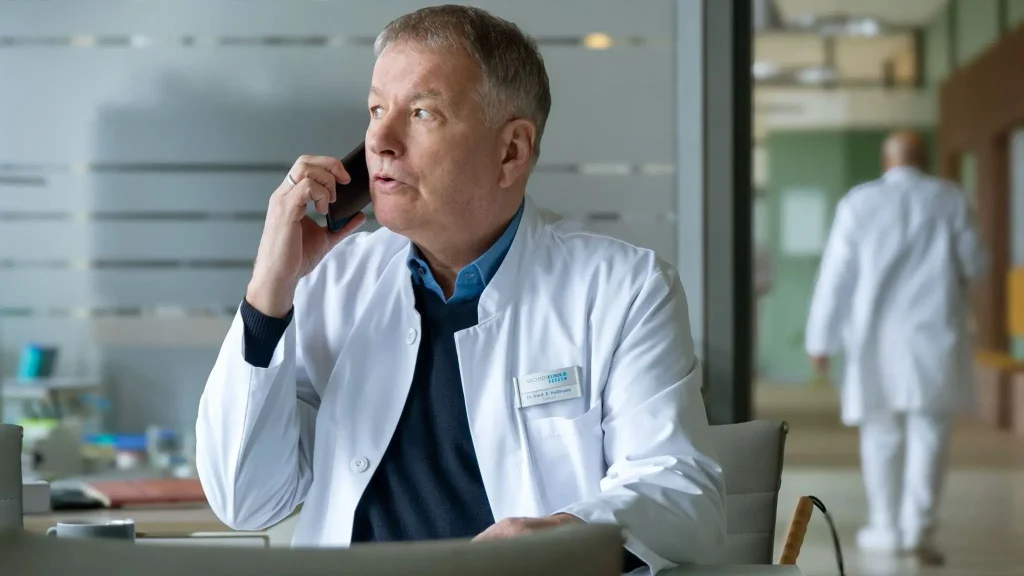 “In aller Freundschaft”: Diese Stars begeistern die Fans seit fast drei Jahrzehnten