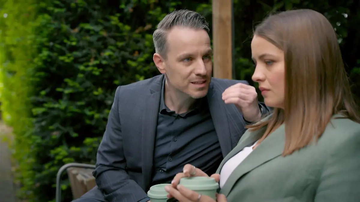 AWZ-Vorschau dass er ein Frauenheld fühlt sich zu ihrem neuen Mitbewohner