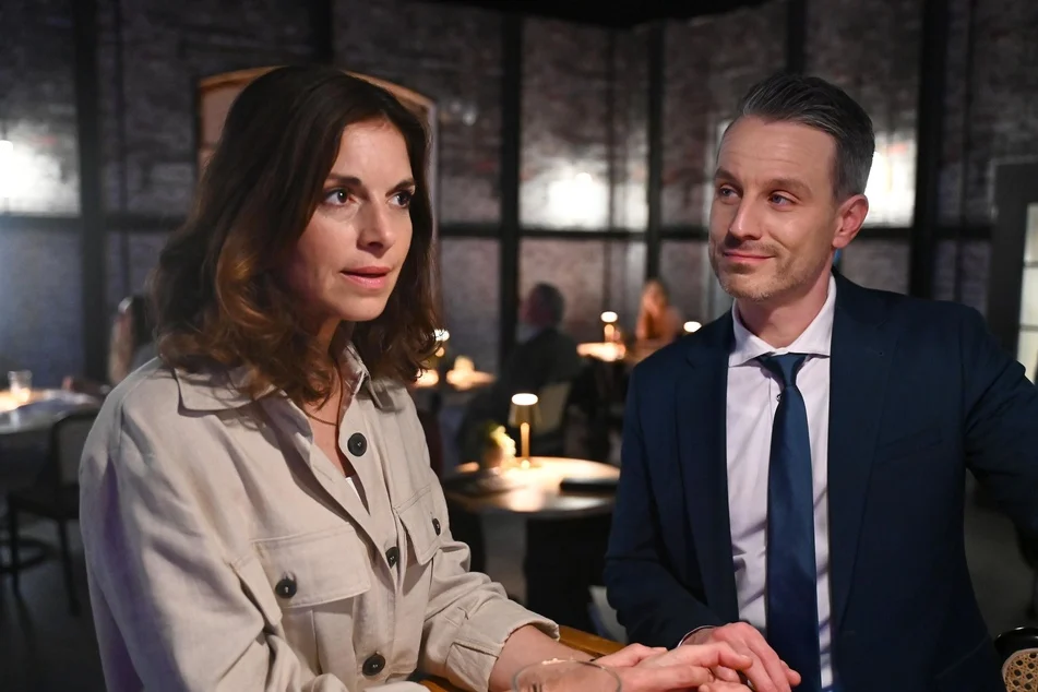 In deren dunkelster Stunde Daniela versöhnt sich mit Simone