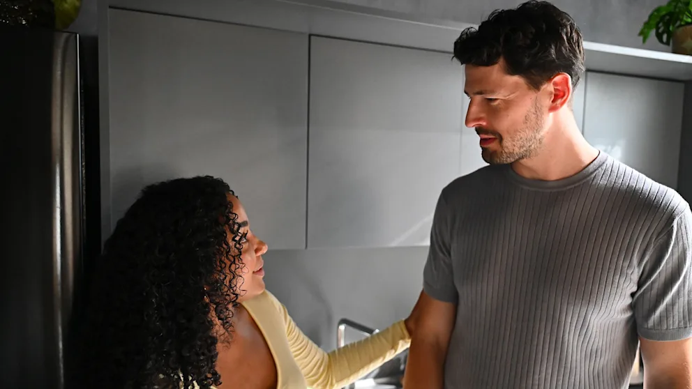 Verlorene Vaterliebe oder Kaltes Kalkül? AWZs Maximilian von Altenburg riskiert alles für Diego – doch ist sein Herz wirklich rein?