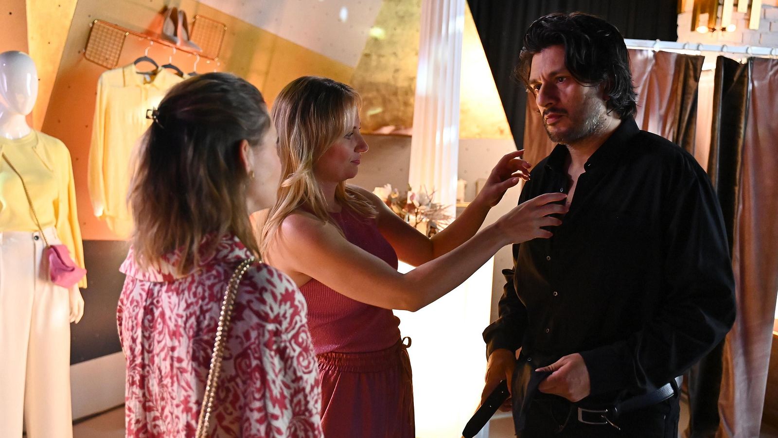 „Alles was zählt“-Vorschau vom 6. November 2025 Maximilian schafft es, Valea und Nathalie zu manipulieren