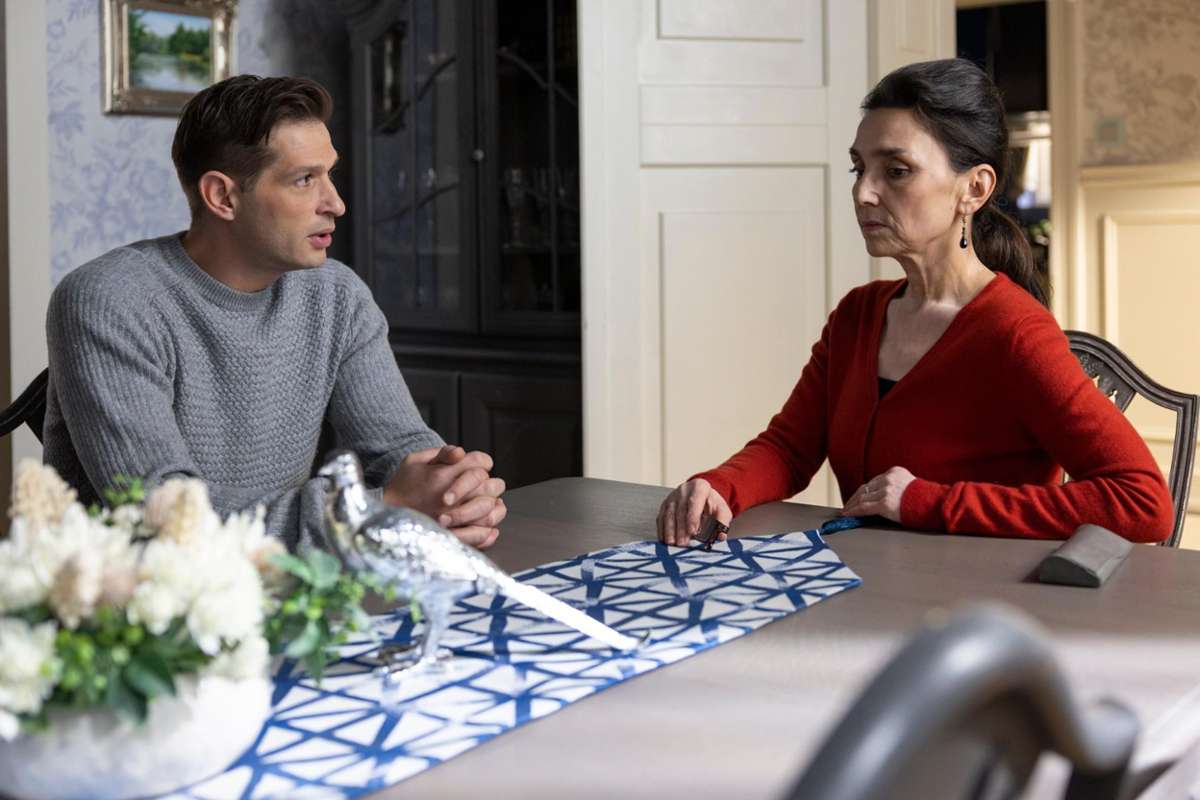 Es ist ein verregneter Dienstagabend, als Laura endlich die Entscheidung trifft, die sie viel zu lange hinausgezögert hat.