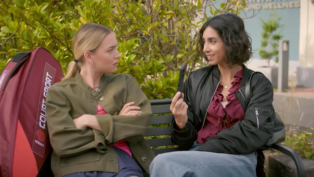 In deren dunkelster Stunde Daniela versöhnt sich mit Simone