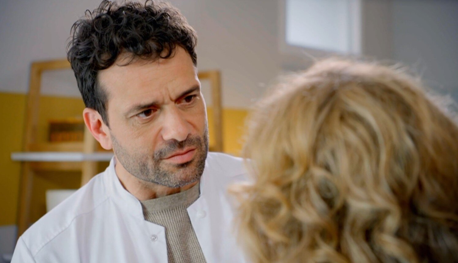 Das ist der neue: Ben Braun spielt ab 2026 in der 4. Staffel von “Die Landarztpraxis” mit. Seid gespan