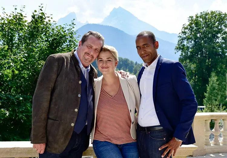 Wir warten schon sehnsüchtig auf den Start der neuen Staffel! Nur noch 2,5 Wochen bis es losgeht und online sogar schon eine Woche früher!