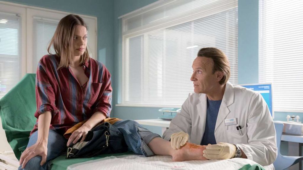 „In aller Freundschaft“-Fans hassen Martins neue Freundin: „furchtbar aufdringlich“