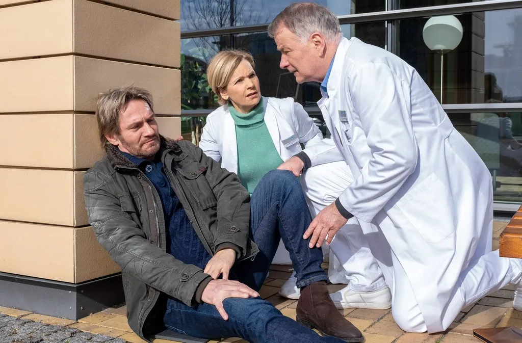 “In aller Freundschaft”: Diese Serien-Stars begeistern Fans seit fast 30 Jahren