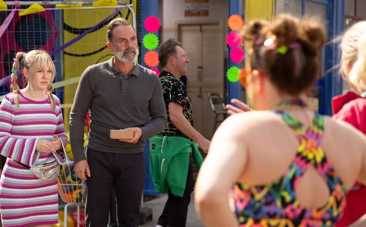 WATCH HER CLOSELY! BERNIE WINTER FACES “DEVASTATING CONSEQUENCES” ON THE COBBLES!