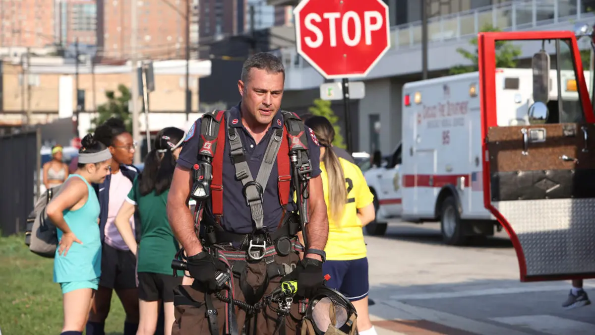 Taylor Kinney Reflects on His “Frustrating” First Hollywood Job — And the Pizza Nights That Kept Him Going