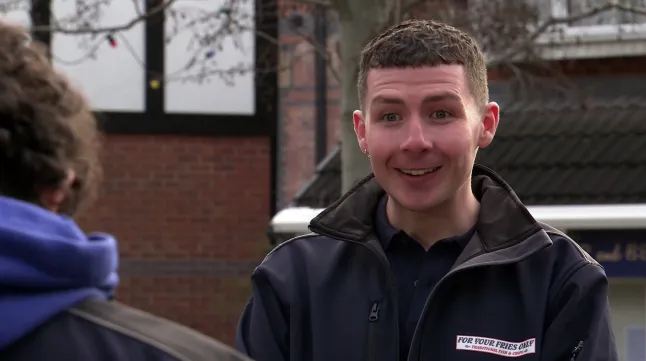 A LEGENDARY RETURN IS FINALLY SEALED: THE COBBLES’ FAVORITE IS BACK ON SET!