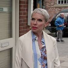 NEW UPDATE! Coronation Street reveals Debbie’s biggest twist yet in early ITVX episode