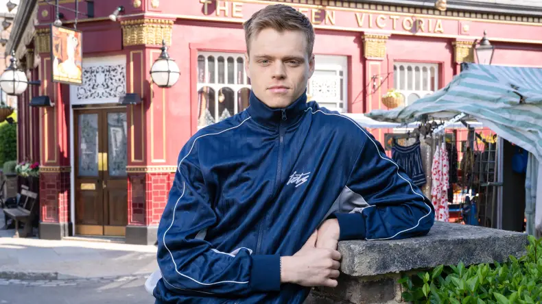EastEnders OMG: Ravi confesses and identifies the true mastermind behind the attack — but the name he mentions shocks every detective: Oscar Branning?!