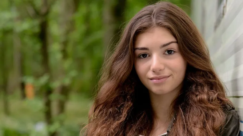 EastEnders What The Fish: A missing-child notice from 1999 shows a baby who looks exactly like Cindy Jr. — did the Beales unintentionally take in someone else’s daughter? – film.purextop.com