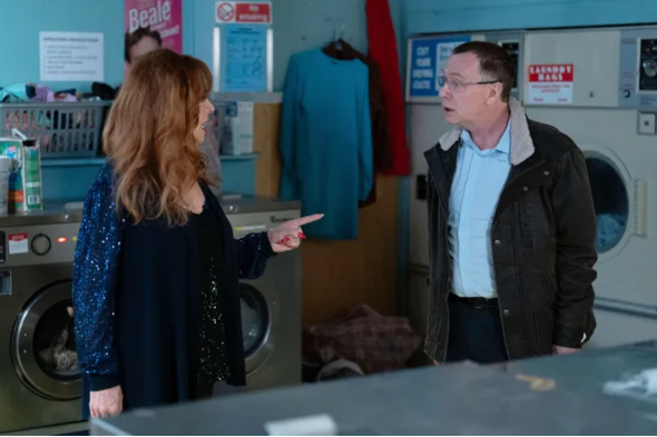 OMGM SHOCKING!! EastEnders icon reveals devastation as Ian will ‘stop at nothing’